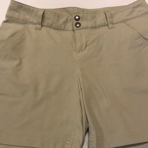 Khaki Columbia shorts